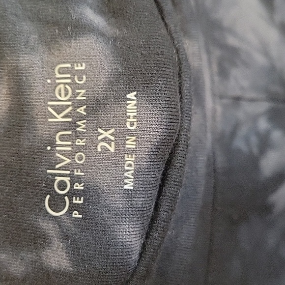 Calvin Kleing workout capri pant - Picture 4 of 5